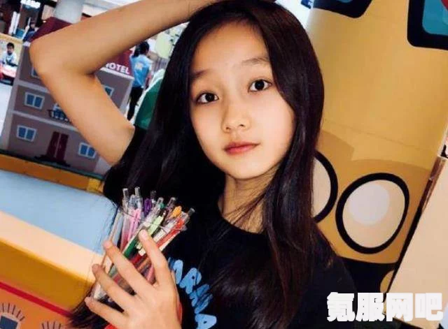 父亲为女儿精心打造美丽花园，助力她在成长道路上茁壮成长——爱的滋养与陪伴的力量