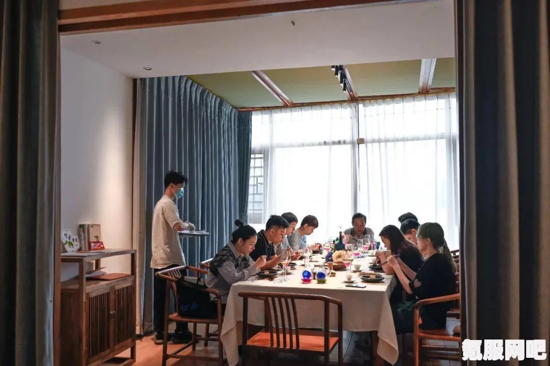 日本护士69：为什么这一题材在日本影视作品中备受争议？探讨文化背景与社会影响
