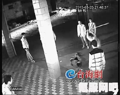 男子挥刀砍妻儿子挺身而出，家庭暴力中的英雄举动令人动容——勇敢之举彰显人性光辉与亲情力量_影视伦理学