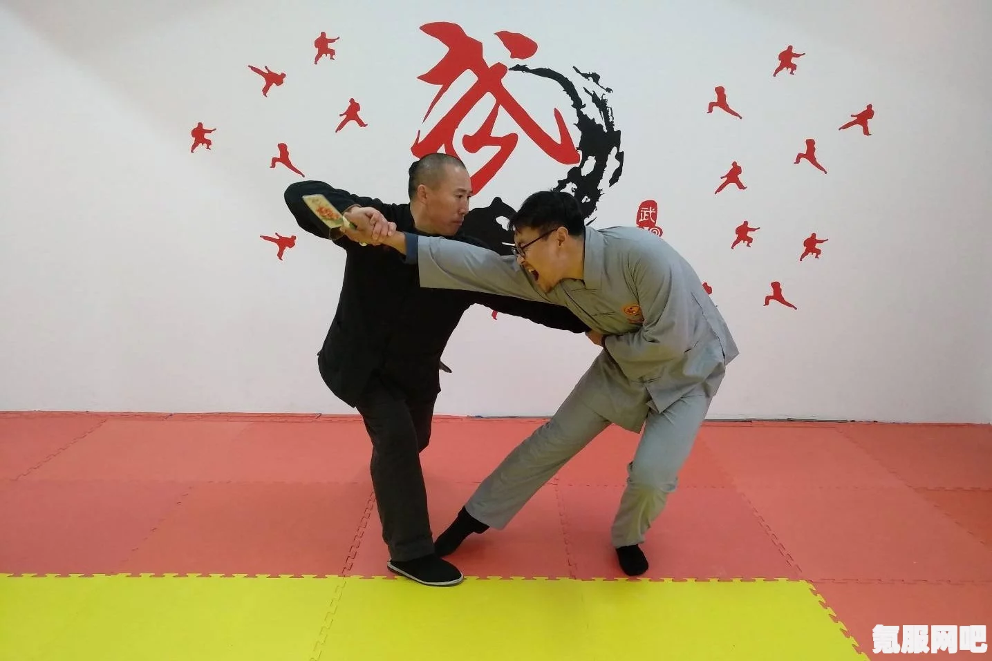 PC端师父嘲讽招式与扫腿掌击按键教学详解
