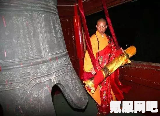 古代坠子的神秘作用与师父的指引，揭示其背后的深层意义