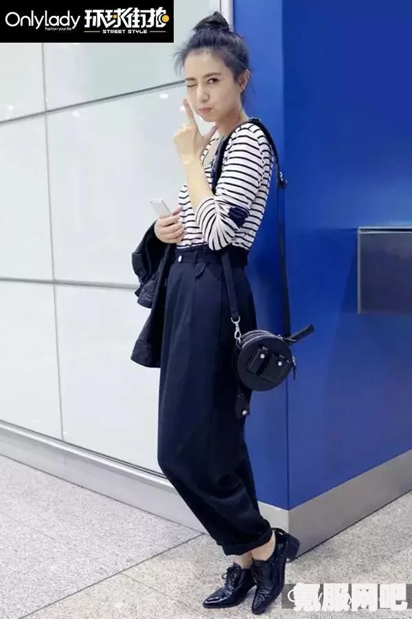 重返未来时尚前沿，兔毛手袋宇宙写真者的独特魅力与衣着风采