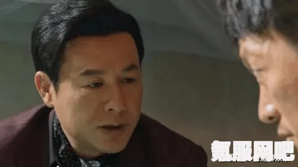 高启强解领带擦玻璃的背后深意与象征意义探讨