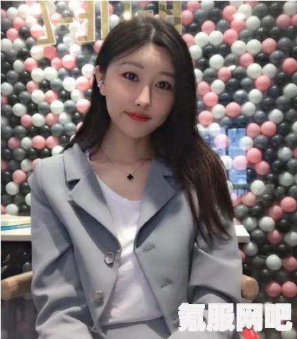 云顶之弈，点名流女警出装攻略