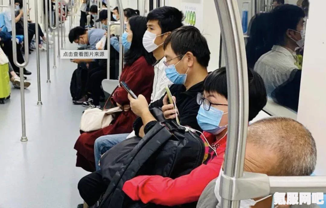 地铁逃生人物变异现象解析
